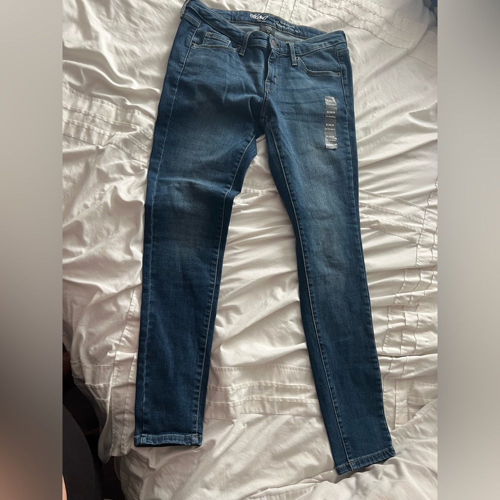 Mossimo size 8 Low Rise Skinny stretch jeans
